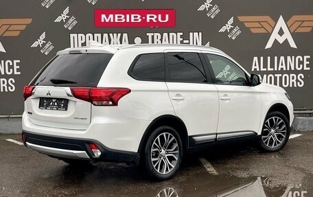 Mitsubishi Outlander III рестайлинг 3, 2017 год, 1 765 000 рублей, 8 фотография