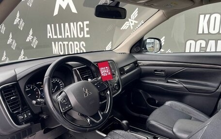 Mitsubishi Outlander III рестайлинг 3, 2017 год, 1 765 000 рублей, 11 фотография