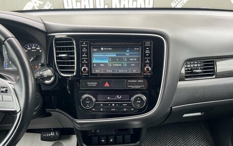 Mitsubishi Outlander III рестайлинг 3, 2017 год, 1 765 000 рублей, 21 фотография