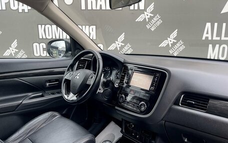 Mitsubishi Outlander III рестайлинг 3, 2017 год, 1 765 000 рублей, 27 фотография