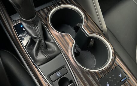 Toyota Camry, 2020 год, 2 800 000 рублей, 5 фотография