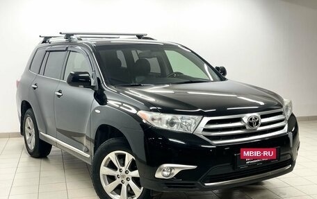 Toyota Highlander III, 2012 год, 2 050 000 рублей, 3 фотография