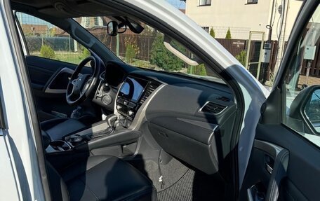 Mitsubishi Pajero Sport III рестайлинг, 2020 год, 4 300 000 рублей, 5 фотография