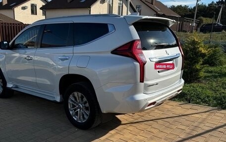 Mitsubishi Pajero Sport III рестайлинг, 2020 год, 4 300 000 рублей, 2 фотография