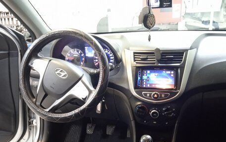 Hyundai Solaris II рестайлинг, 2013 год, 650 000 рублей, 6 фотография