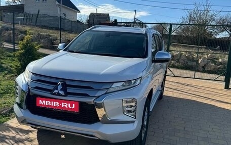 Mitsubishi Pajero Sport III рестайлинг, 2020 год, 4 300 000 рублей, 9 фотография