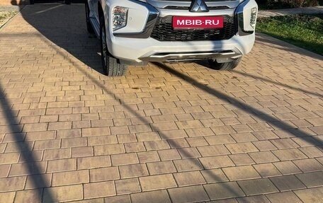 Mitsubishi Pajero Sport III рестайлинг, 2020 год, 4 300 000 рублей, 8 фотография