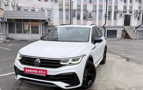 Volkswagen Tiguan II, 2021 год, 3 800 000 рублей, 2 фотография