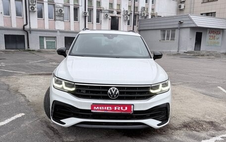 Volkswagen Tiguan II, 2021 год, 3 800 000 рублей, 3 фотография