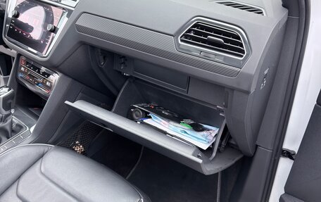 Volkswagen Tiguan II, 2021 год, 3 800 000 рублей, 29 фотография