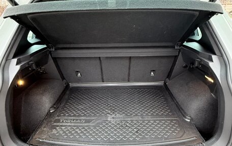 Volkswagen Tiguan II, 2021 год, 3 800 000 рублей, 38 фотография