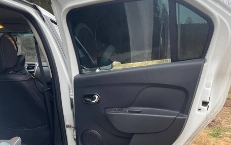 Renault Logan II, 2020 год, 755 000 рублей, 10 фотография