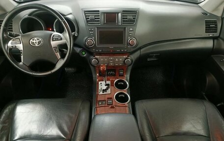 Toyota Highlander III, 2011 год, 1 750 000 рублей, 11 фотография