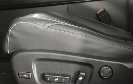 Lexus RX IV рестайлинг, 2016 год, 3 890 000 рублей, 17 фотография