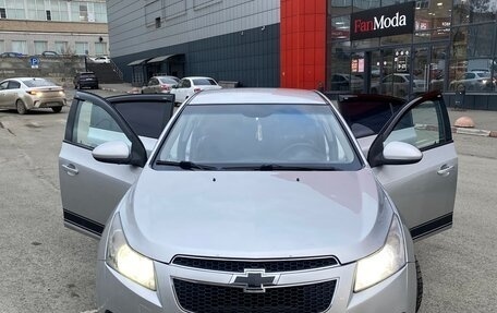 Chevrolet Cruze II, 2012 год, 570 000 рублей, 3 фотография