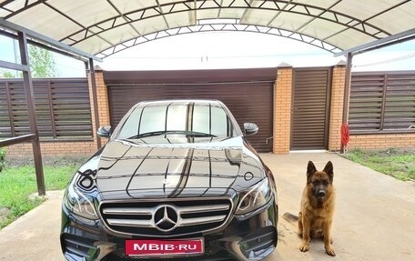 Mercedes-Benz E-Класс, 2018 год, 3 700 000 рублей, 1 фотография