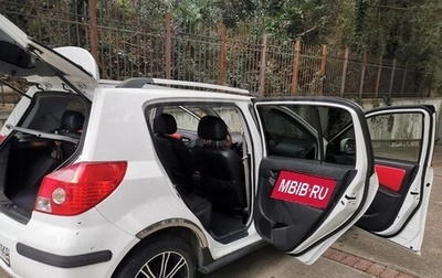 Geely MK Cross I, 2013 год, 215 000 рублей, 1 фотография