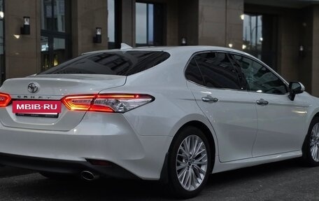 Toyota Camry, 2019 год, 2 500 000 рублей, 3 фотография