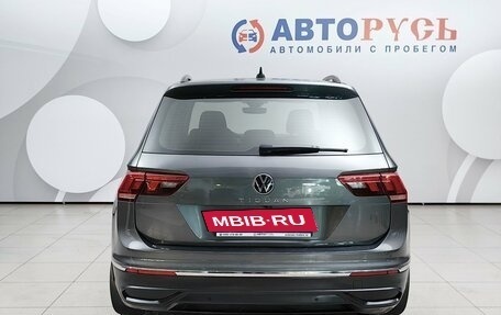 Volkswagen Tiguan II, 2021 год, 2 899 000 рублей, 4 фотография