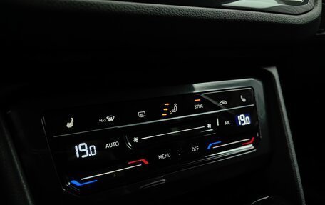 Volkswagen Tiguan II, 2021 год, 2 899 000 рублей, 14 фотография