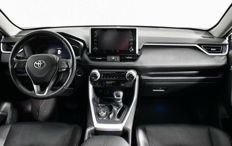 Toyota RAV4, 2019 год, 3 200 000 рублей, 14 фотография