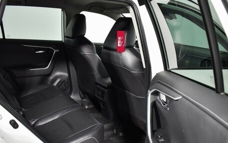 Toyota RAV4, 2019 год, 3 200 000 рублей, 12 фотография