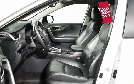 Toyota RAV4, 2019 год, 3 200 000 рублей, 10 фотография