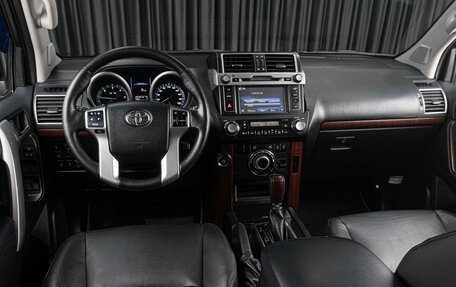 Toyota Land Cruiser Prado 150 рестайлинг 2, 2015 год, 3 699 000 рублей, 8 фотография