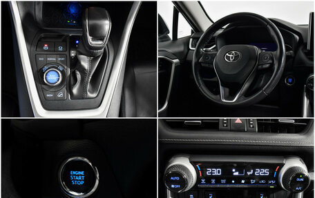 Toyota RAV4, 2019 год, 3 200 000 рублей, 21 фотография