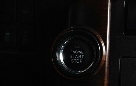 Toyota Land Cruiser Prado 150 рестайлинг 2, 2015 год, 3 699 000 рублей, 18 фотография