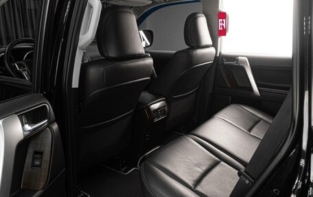 Toyota Land Cruiser Prado 150 рестайлинг 2, 2015 год, 3 699 000 рублей, 13 фотография