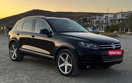 Volkswagen Touareg III, 2010 год, 1 800 000 рублей, 2 фотография