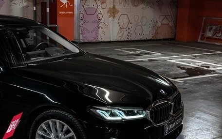 BMW 5 серия, 2022 год, 5 390 000 рублей, 5 фотография