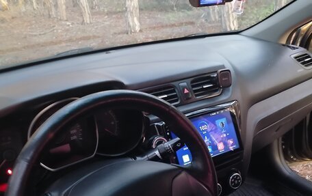 KIA Rio III рестайлинг, 2015 год, 1 050 000 рублей, 15 фотография