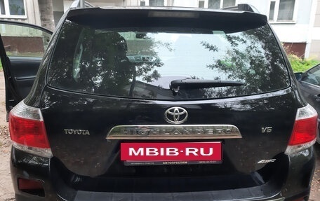 Toyota Highlander III, 2011 год, 2 350 000 рублей, 2 фотография