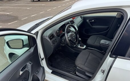 Volkswagen Polo VI (EU Market), 2015 год, 900 000 рублей, 8 фотография