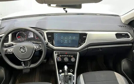 Volkswagen T-Roc I, 2022 год, 1 900 155 рублей, 12 фотография