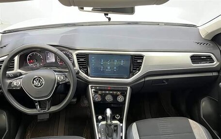 Volkswagen T-Roc I, 2022 год, 1 900 155 рублей, 13 фотография
