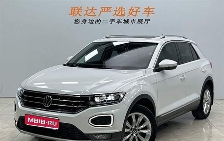 Volkswagen T-Roc I, 2022 год, 1 900 155 рублей, 1 фотография