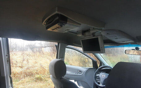 Mazda MPV II, 2004 год, 750 000 рублей, 29 фотография