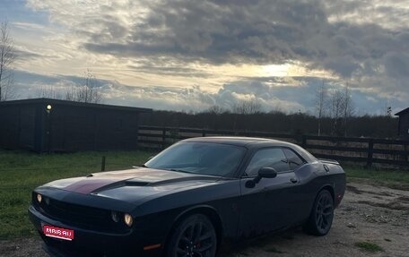 Dodge Challenger III рестайлинг 2, 2019 год, 3 400 000 рублей, 1 фотография