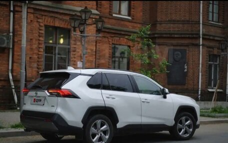 Toyota RAV4, 2019 год, 3 400 000 рублей, 6 фотография