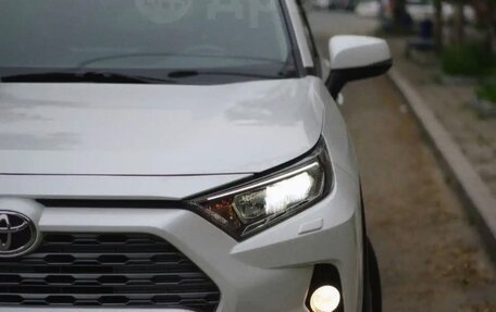 Toyota RAV4, 2019 год, 3 400 000 рублей, 5 фотография