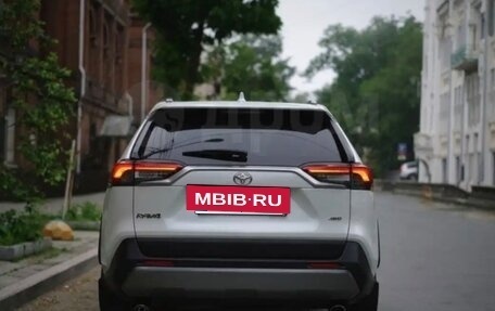 Toyota RAV4, 2019 год, 3 400 000 рублей, 10 фотография
