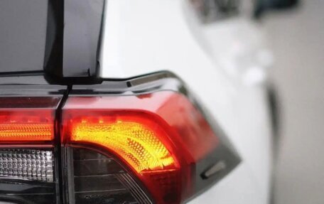 Toyota RAV4, 2019 год, 3 400 000 рублей, 14 фотография