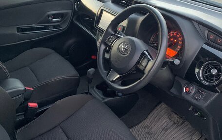 Toyota Vitz, 2019 год, 940 000 рублей, 9 фотография