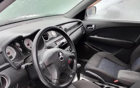 Mitsubishi Outlander III рестайлинг 3, 2007 год, 550 000 рублей, 4 фотография