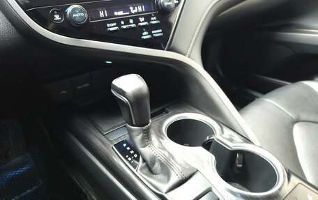 Toyota Camry, 2021 год, 3 350 000 рублей, 13 фотография