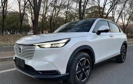 Honda Vezel, 2024 год, 1 950 000 рублей, 1 фотография