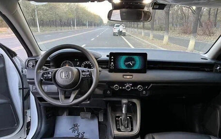 Honda Vezel, 2024 год, 1 950 000 рублей, 8 фотография